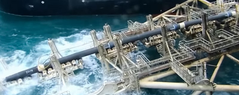 Pose du pipeline par canalisation sur le fond marin